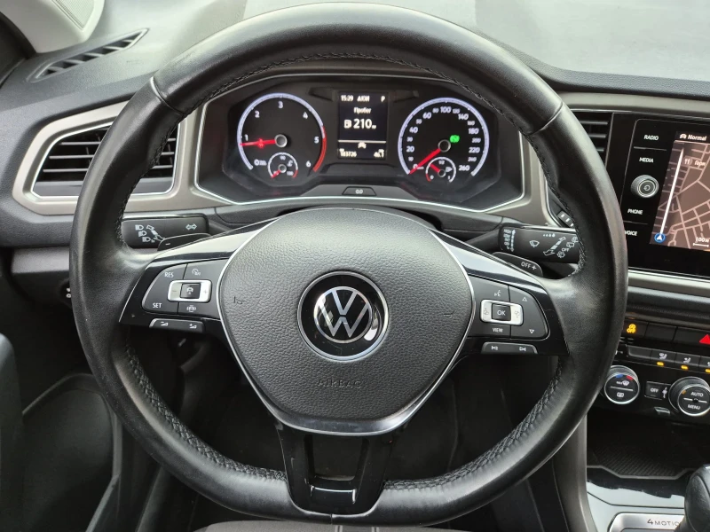 VW T-Roc 2.0TDI 4Motion DSG7 Distr Assist, снимка 15 - Автомобили и джипове - 52690205