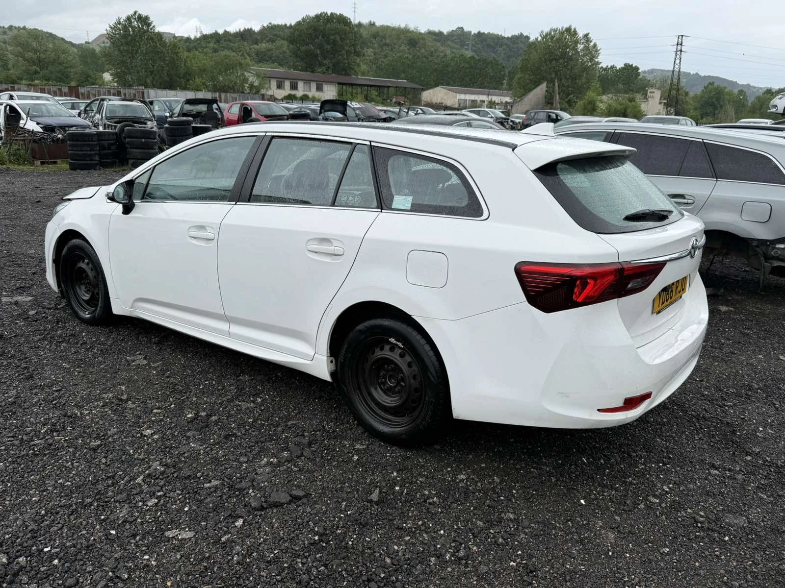 Toyota Avensis  1. 6 дизел (D-4D, 112 к. с НА ЧАСТИ , снимка 4 - Автомобили и джипове - 52982452