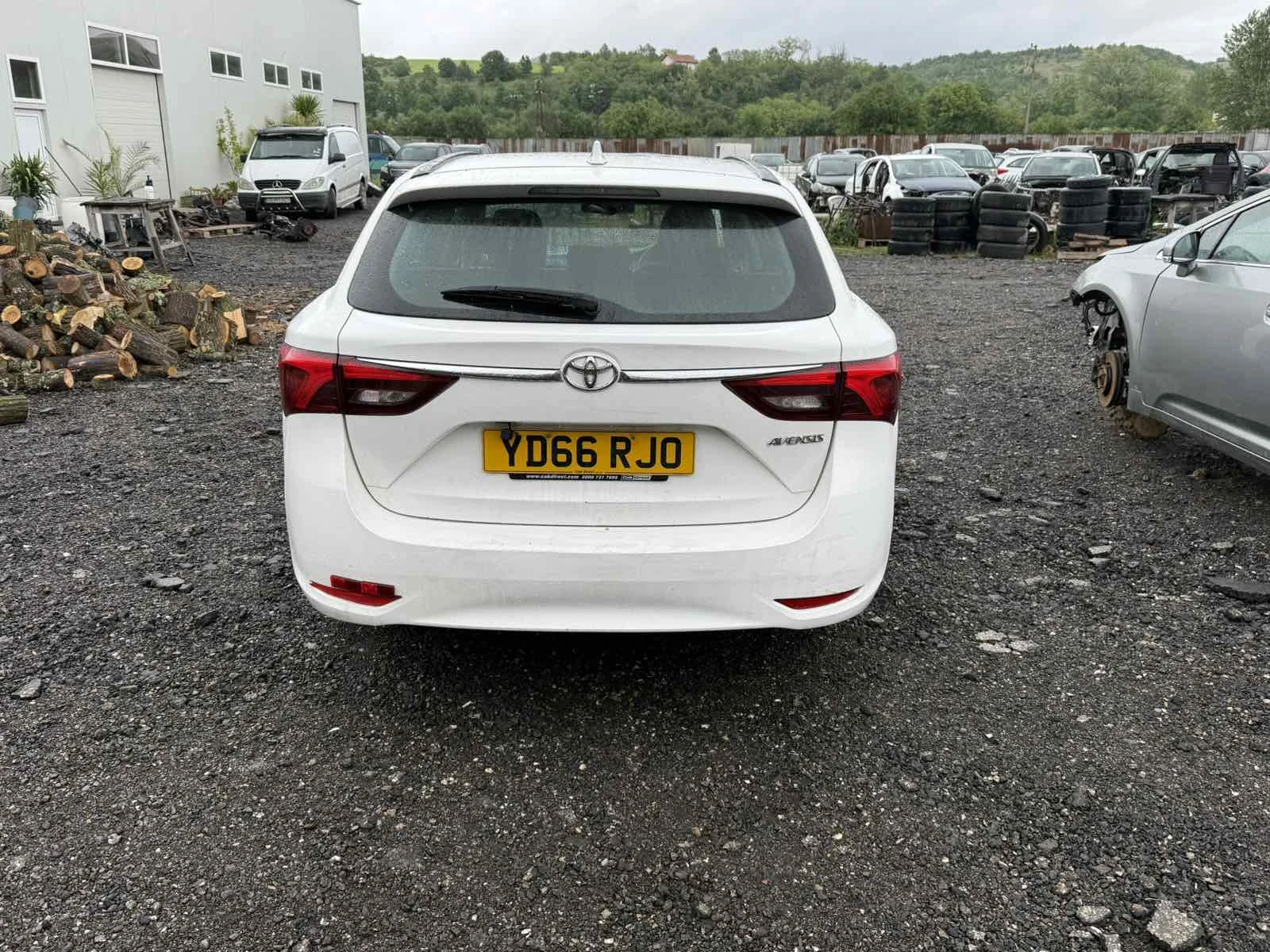 Toyota Avensis  1. 6 дизел (D-4D, 112 к. с НА ЧАСТИ , снимка 3 - Автомобили и джипове - 52982452