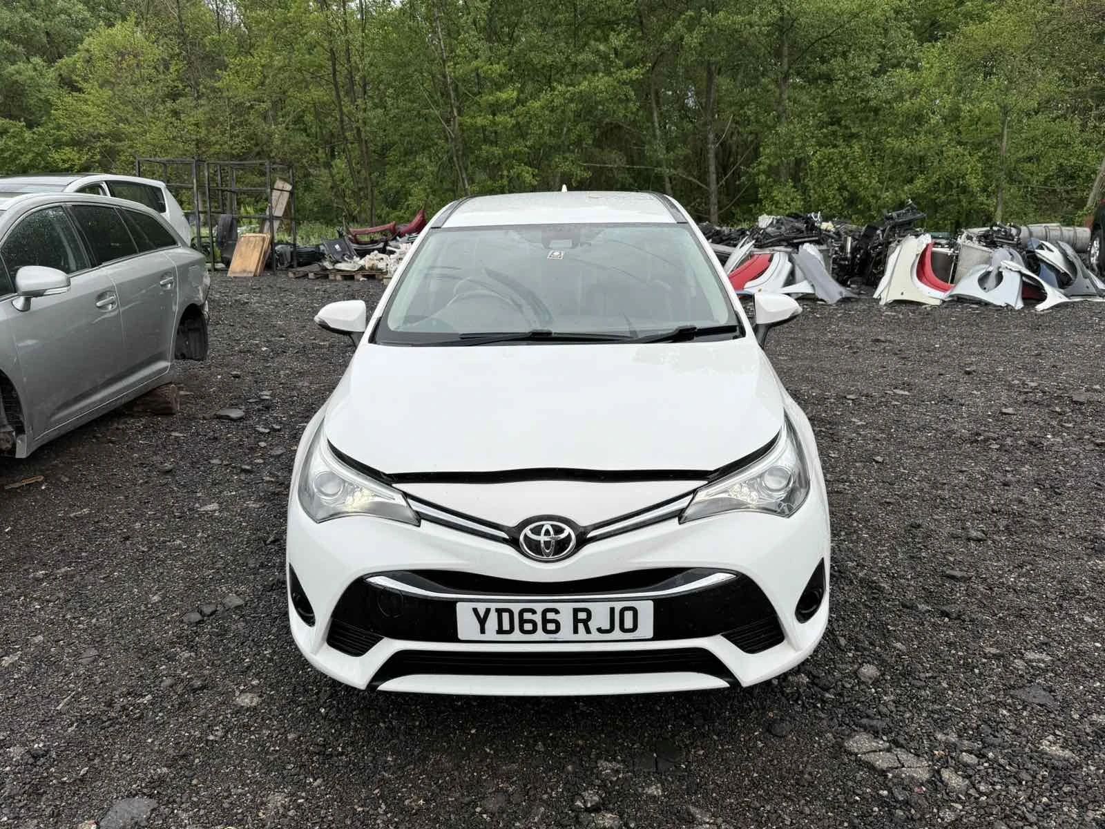 Toyota Avensis  1. 6 дизел (D-4D, 112 к. с НА ЧАСТИ , снимка 2 - Автомобили и джипове - 52982452
