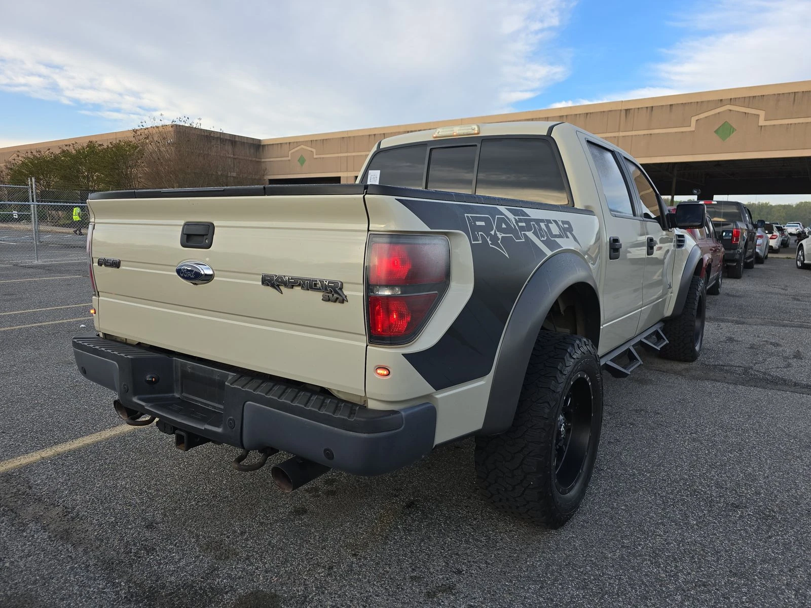 Ford Raptor SVT Raptor Crew Cab Short Bed - изображение 4