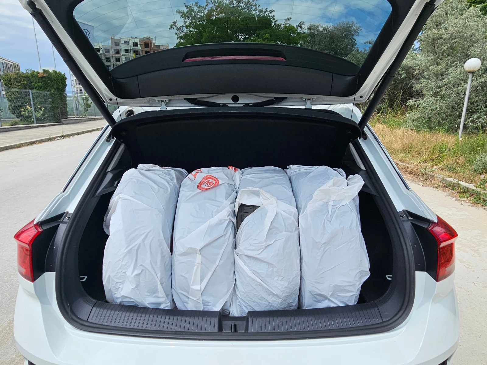 VW T-Roc 1.5 DSG - изображение 3