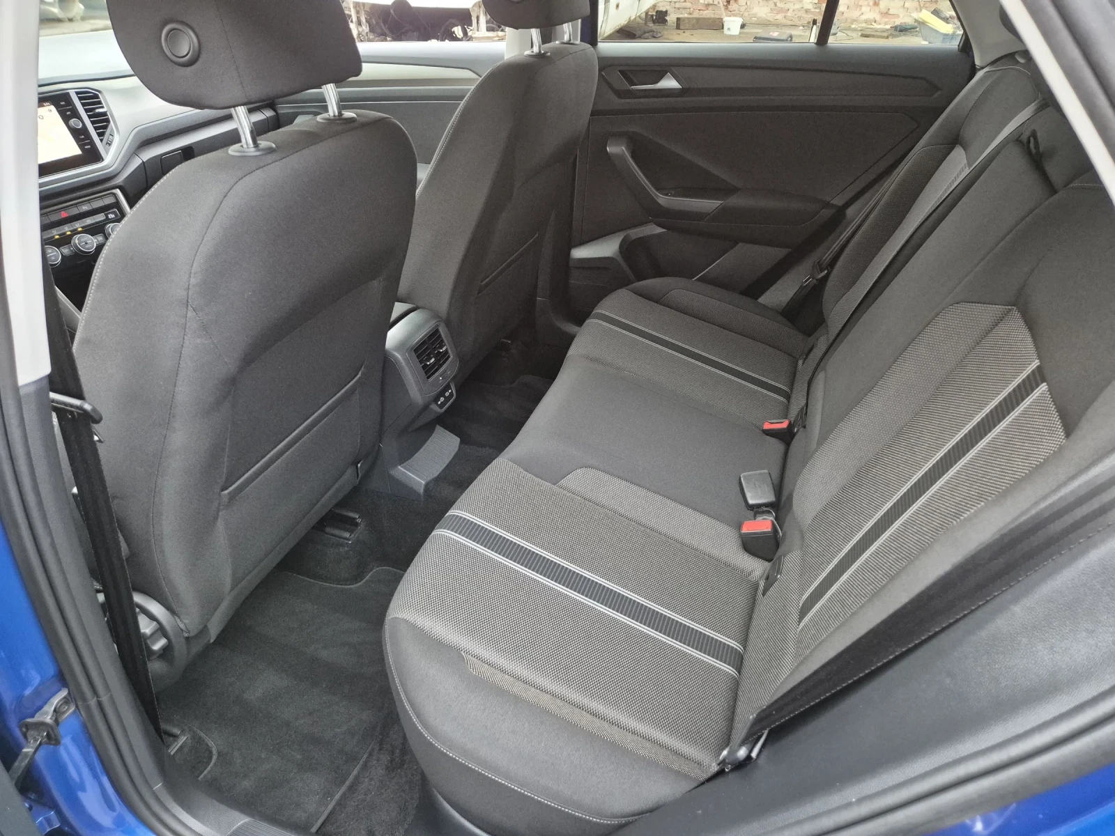 VW T-Roc 2.0TDI 4Motion DSG7 Distr Assist | Mobile.bg � ����������� 13