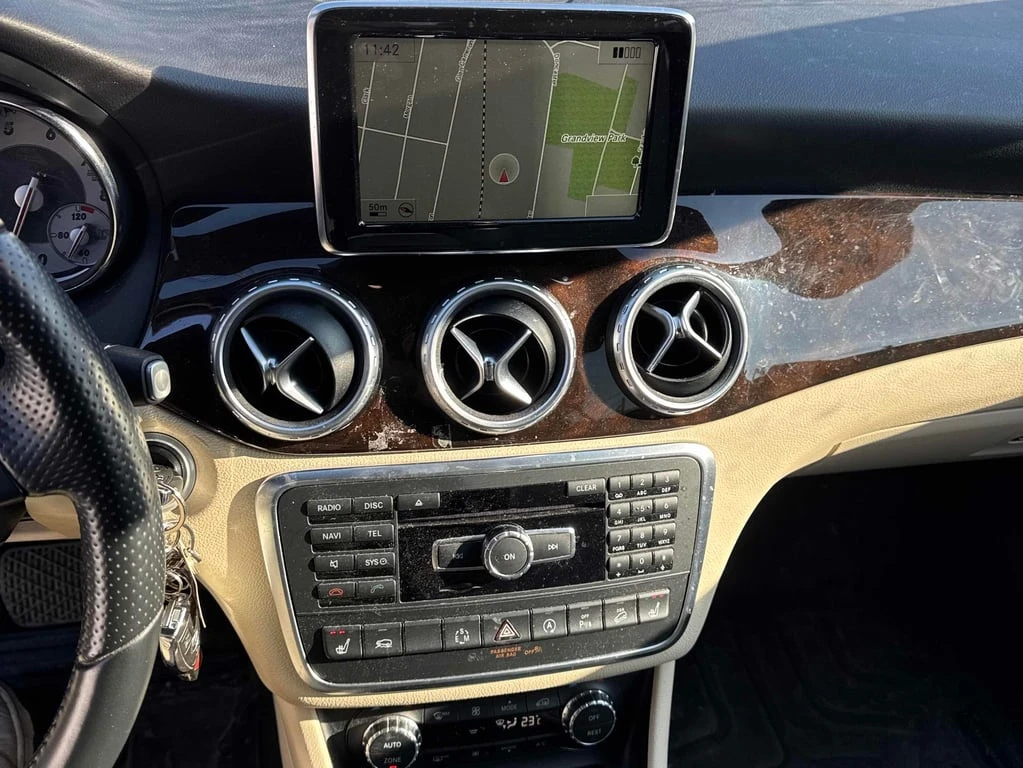 Mercedes-Benz GLA 250 * CARFAX * БЕЗ ПЪРВОНАЧАЛНА ВНОСКА - изображение 9