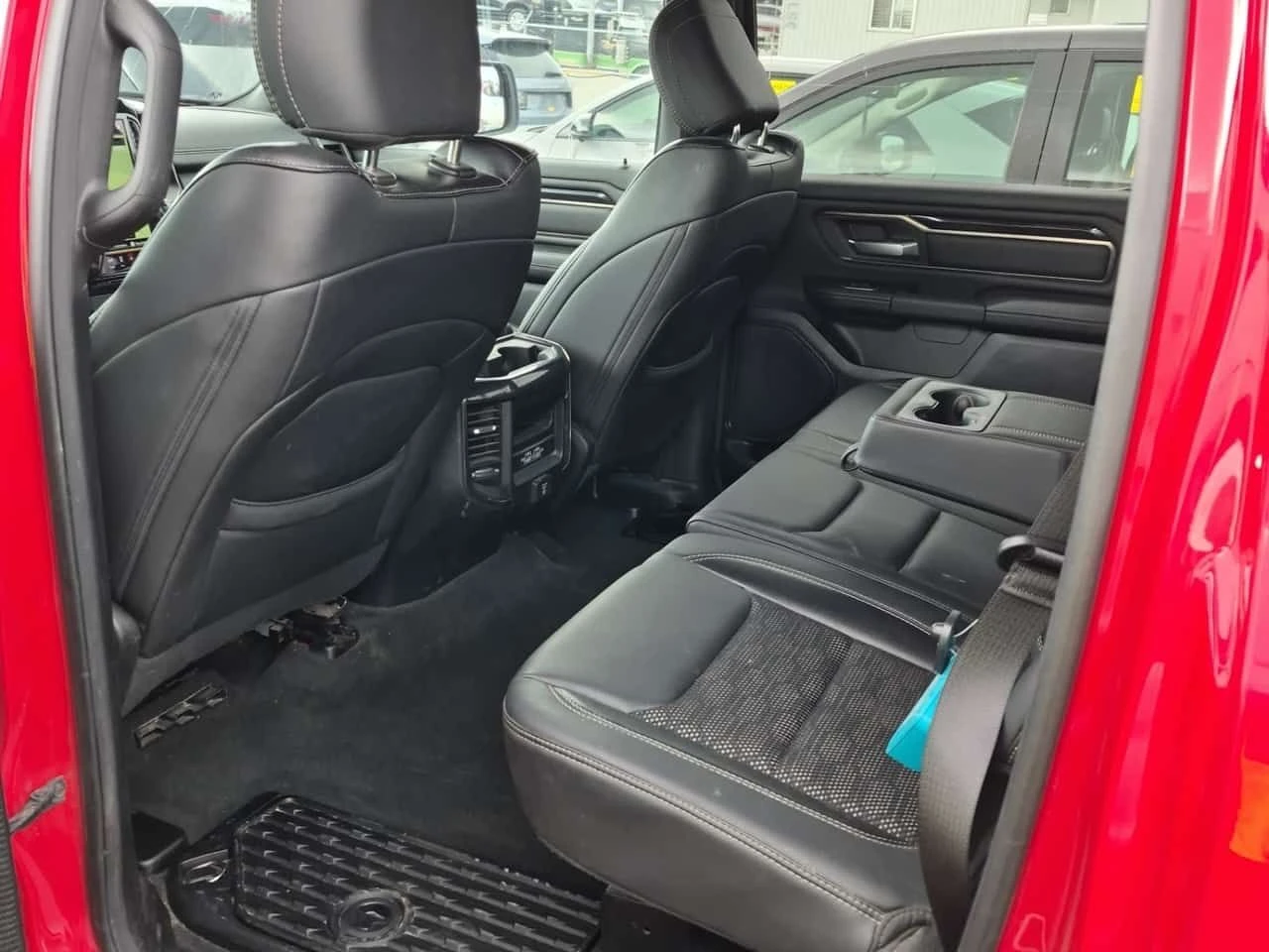 Dodge RAM 1500 Sport | HEMI V8 5.7 | 4x4 | ПОДГРЕВИ | CARFAX, снимка 12 - Автомобили и джипове - 53797247