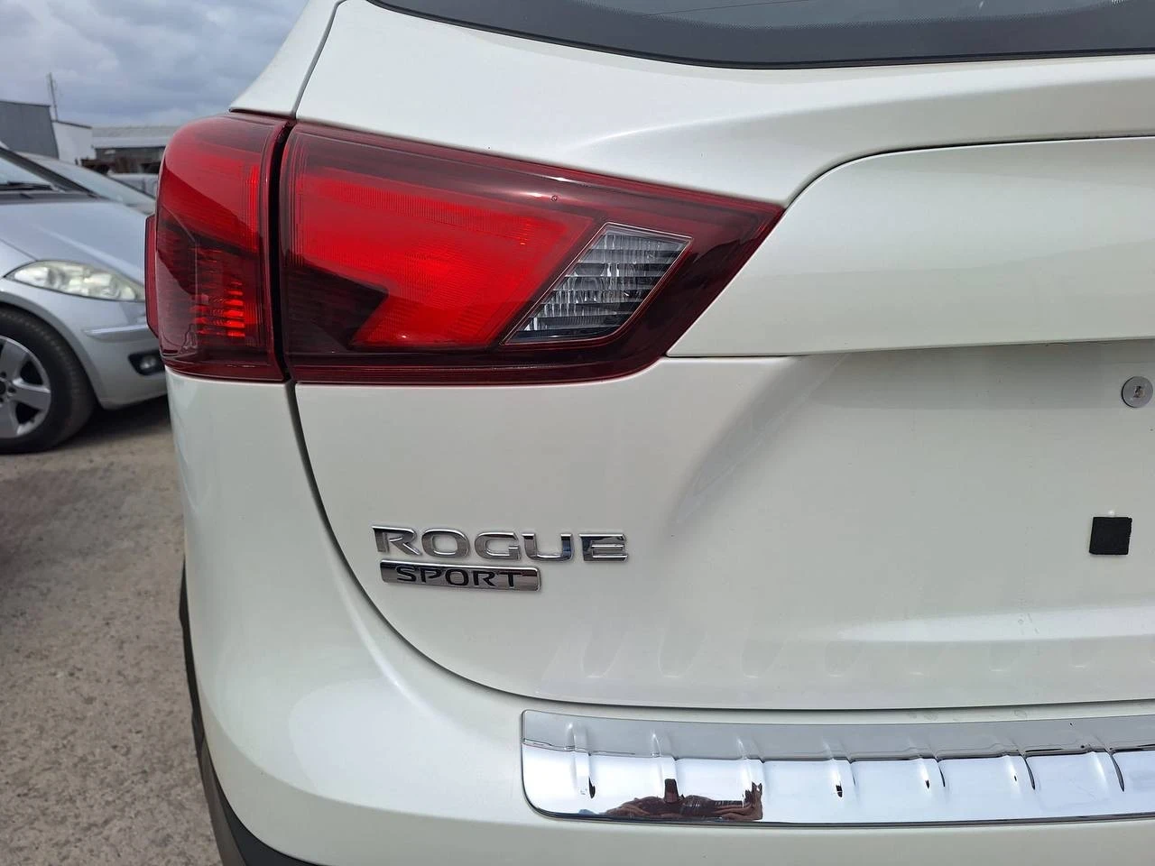 Nissan Rogue, снимка 7 - Автомобили и джипове - 54069787