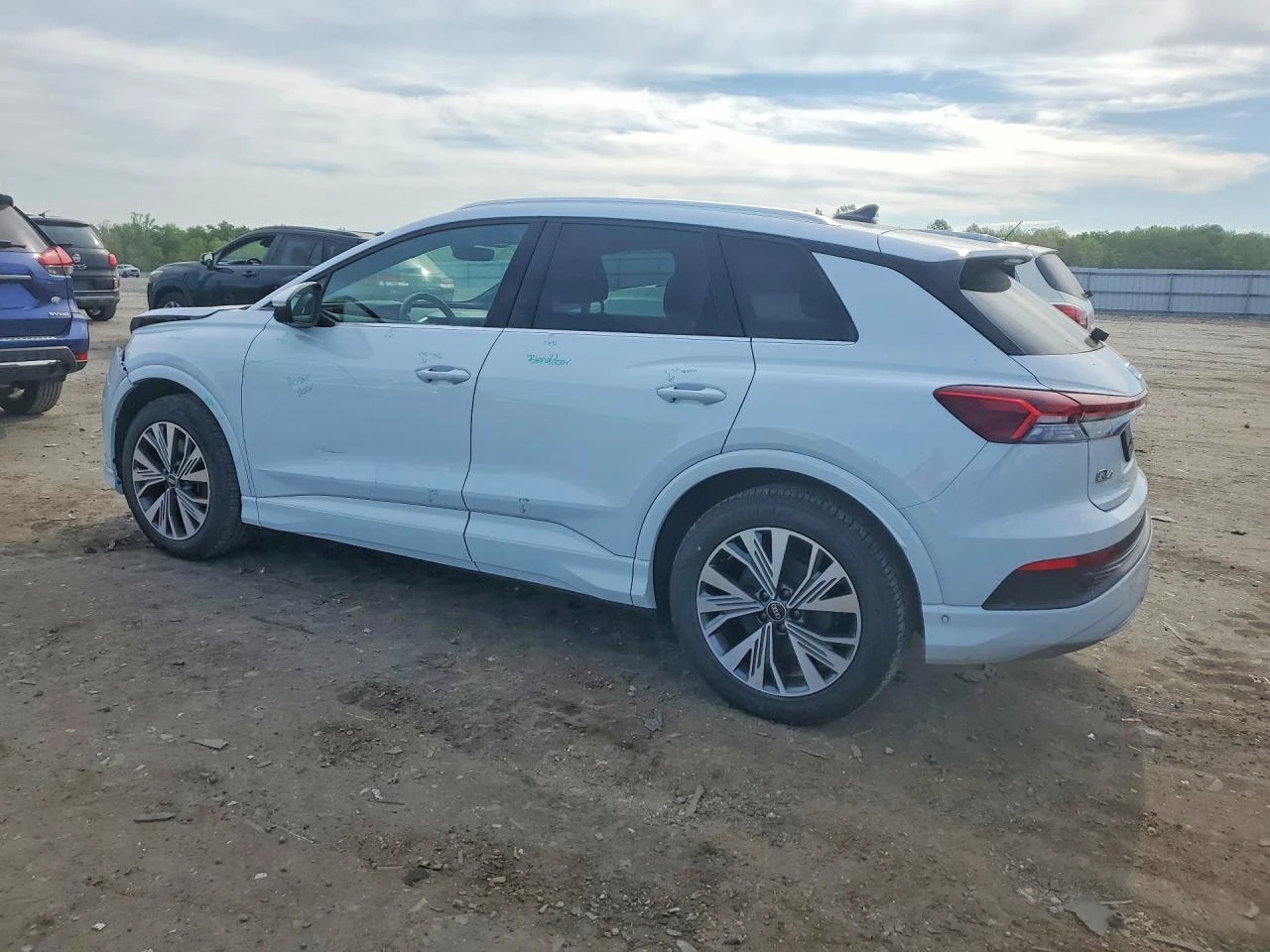 Audi Q4 E-Tron Premium Plus, снимка 3 - Автомобили и джипове - 54655221