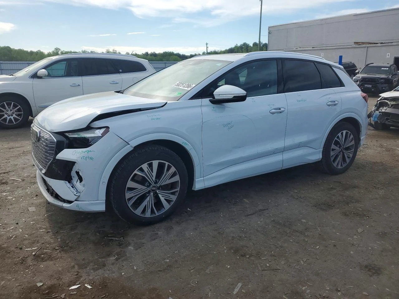 Audi Q4 E-Tron Premium Plus, снимка 2 - Автомобили и джипове - 54655221