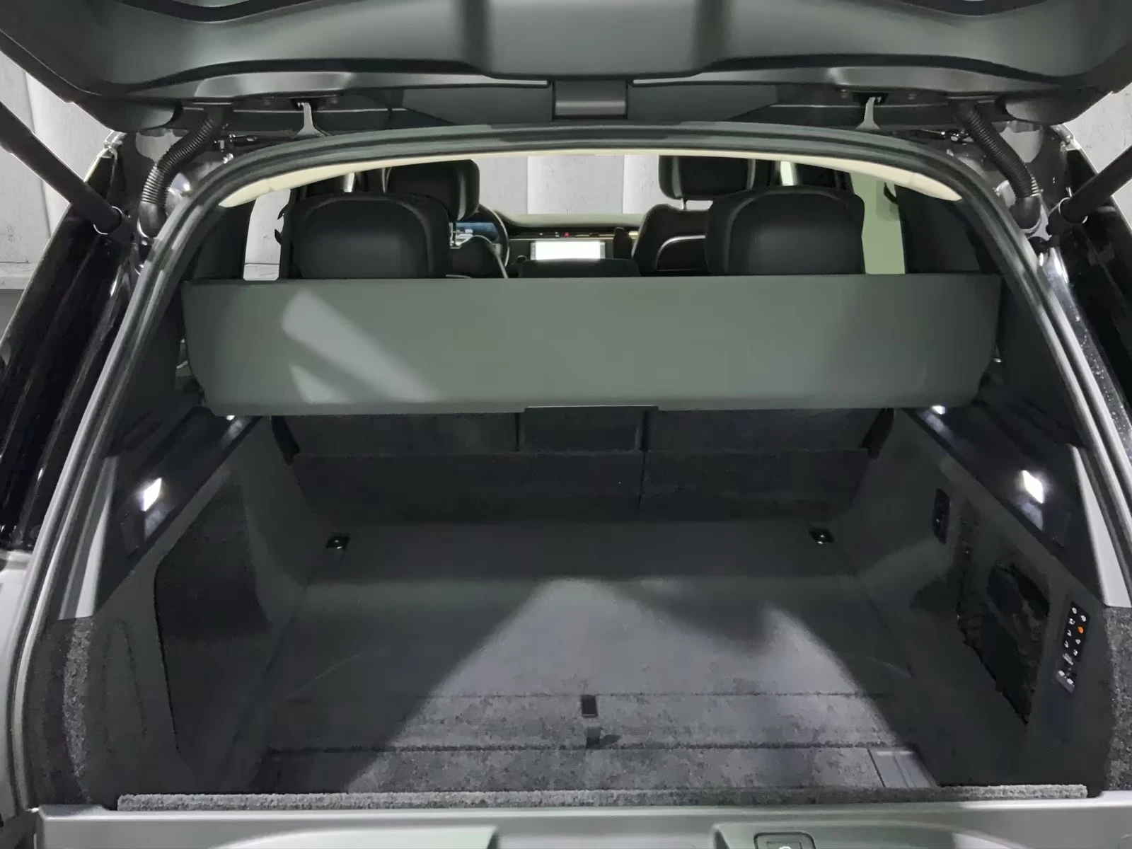 Land Rover Range rover P550e Autobiography, снимка 9 - Автомобили и джипове - 54771558