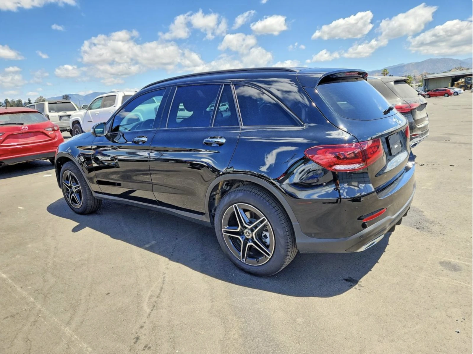 Mercedes-Benz GLC 300 АВТОКРЕДИТ* BURMASTER* ПОДГРЕВ* ПАНОРАМА* , снимка 2 - Автомобили и джипове - 54750873