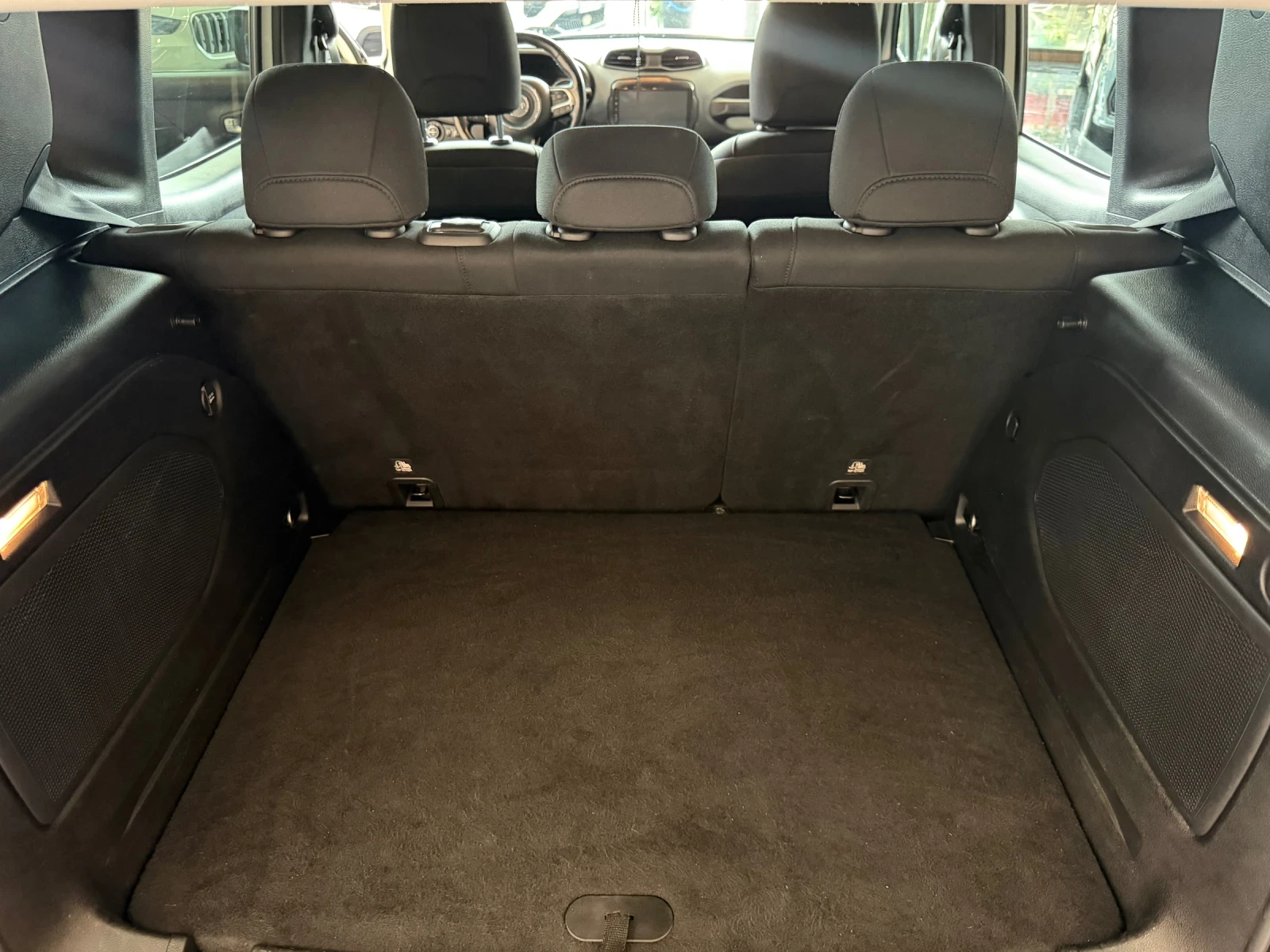 Jeep Renegade, снимка 8 - Автомобили и джипове - 55736619