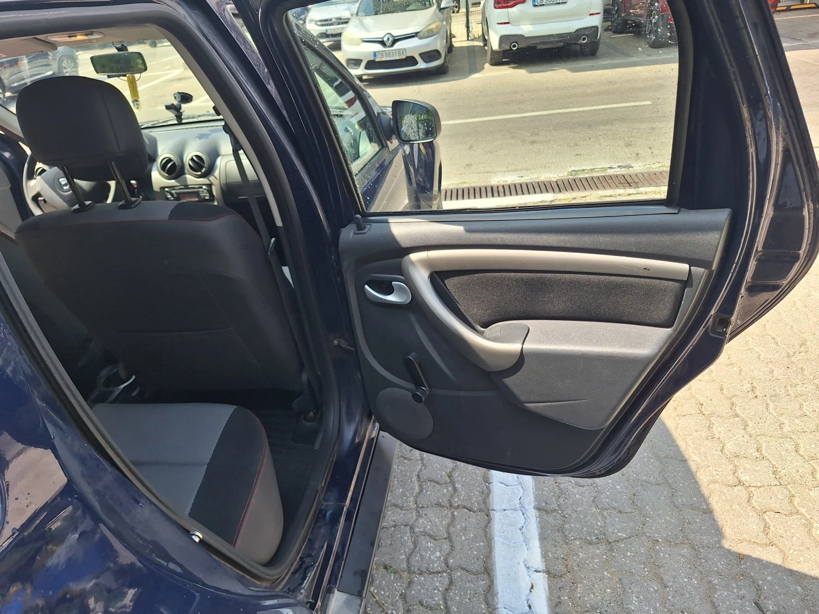 Dacia Duster, снимка 9 - Автомобили и джипове - 55788381