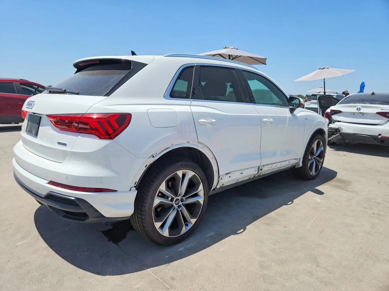 Audi Q3 2.0l Premium Plus S-Line, снимка 3 - Автомобили и джипове - 55812499