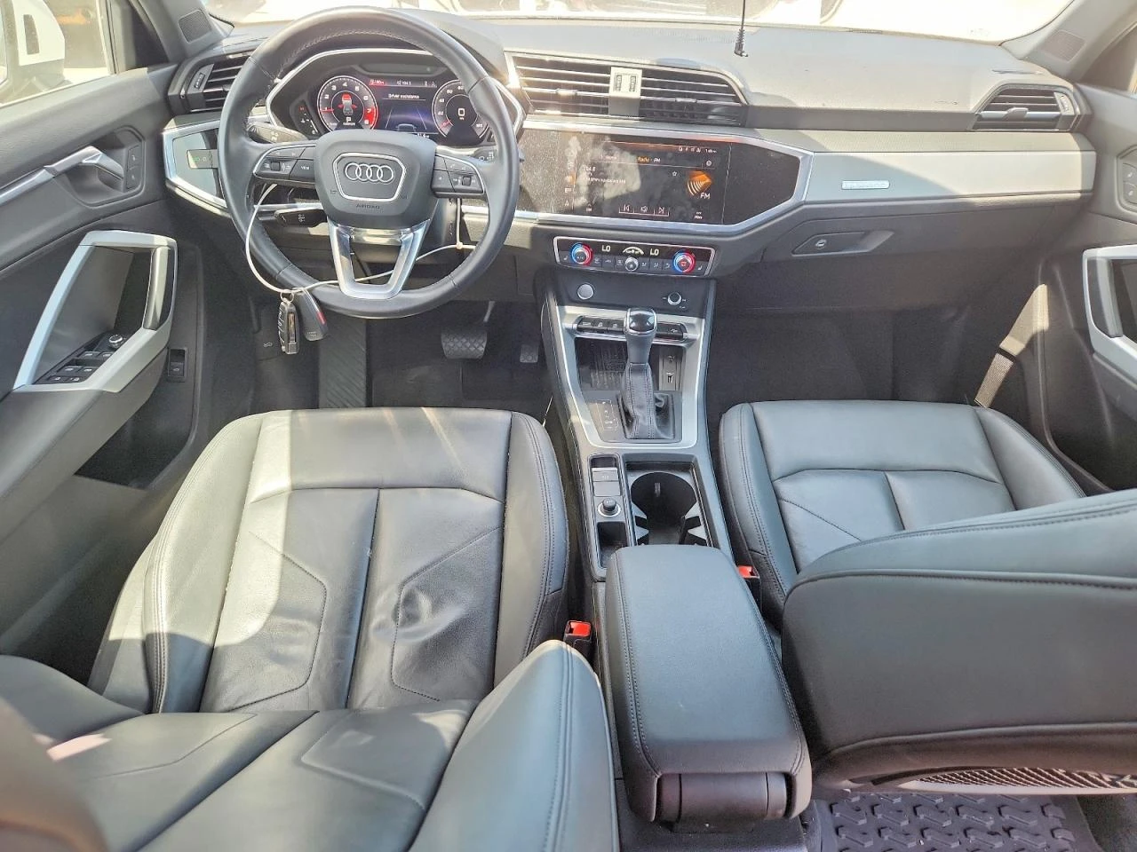 Audi Q3 2.0l Premium Plus S-Line, снимка 8 - Автомобили и джипове - 55812499