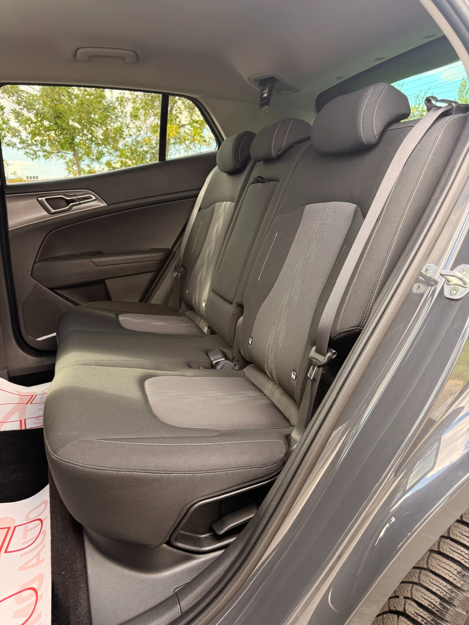Kia Sportage 1.6CRDI* КАМЕРА* CARPLAY* , снимка 8 - Автомобили и джипове - 56192711