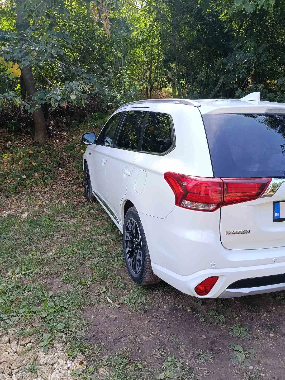 Mitsubishi Outlander PHEV, снимка 3 - Автомобили и джипове - 56233239