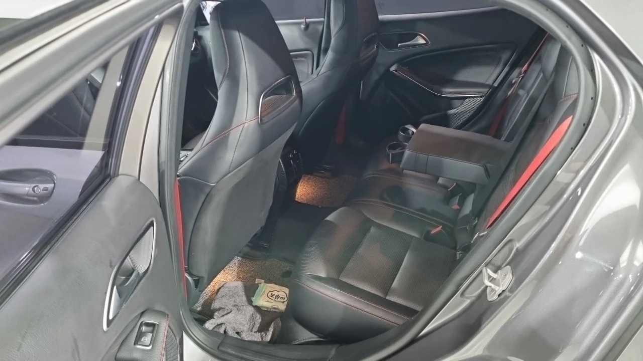 Mercedes-Benz GLA X156 Gla45 Amg 4Matic, снимка 17 - Автомобили и джипове - 56323651