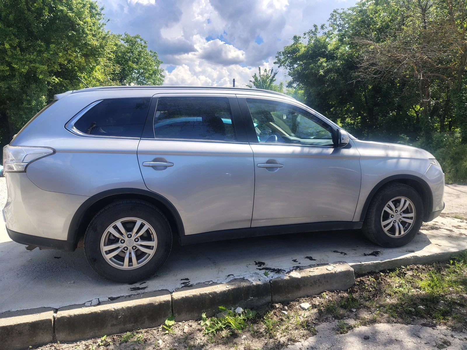 Mitsubishi Outlander 2.0 ������ 4�4 ������� | Mobile.bg � ����������� 5