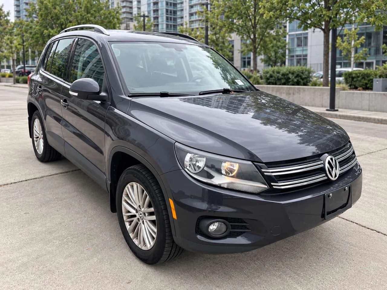 VW Tiguan * 2.0 TSI Low KM | Comfortline | Nav | Backup Cam  | Mobile.bg � ����������� 8