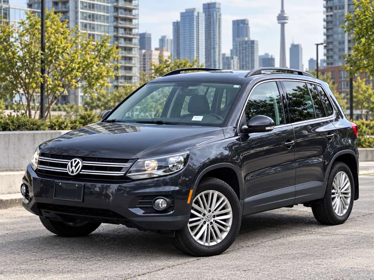 VW Tiguan * 2.0 TSI Low KM | Comfortline | Nav | Backup Cam 