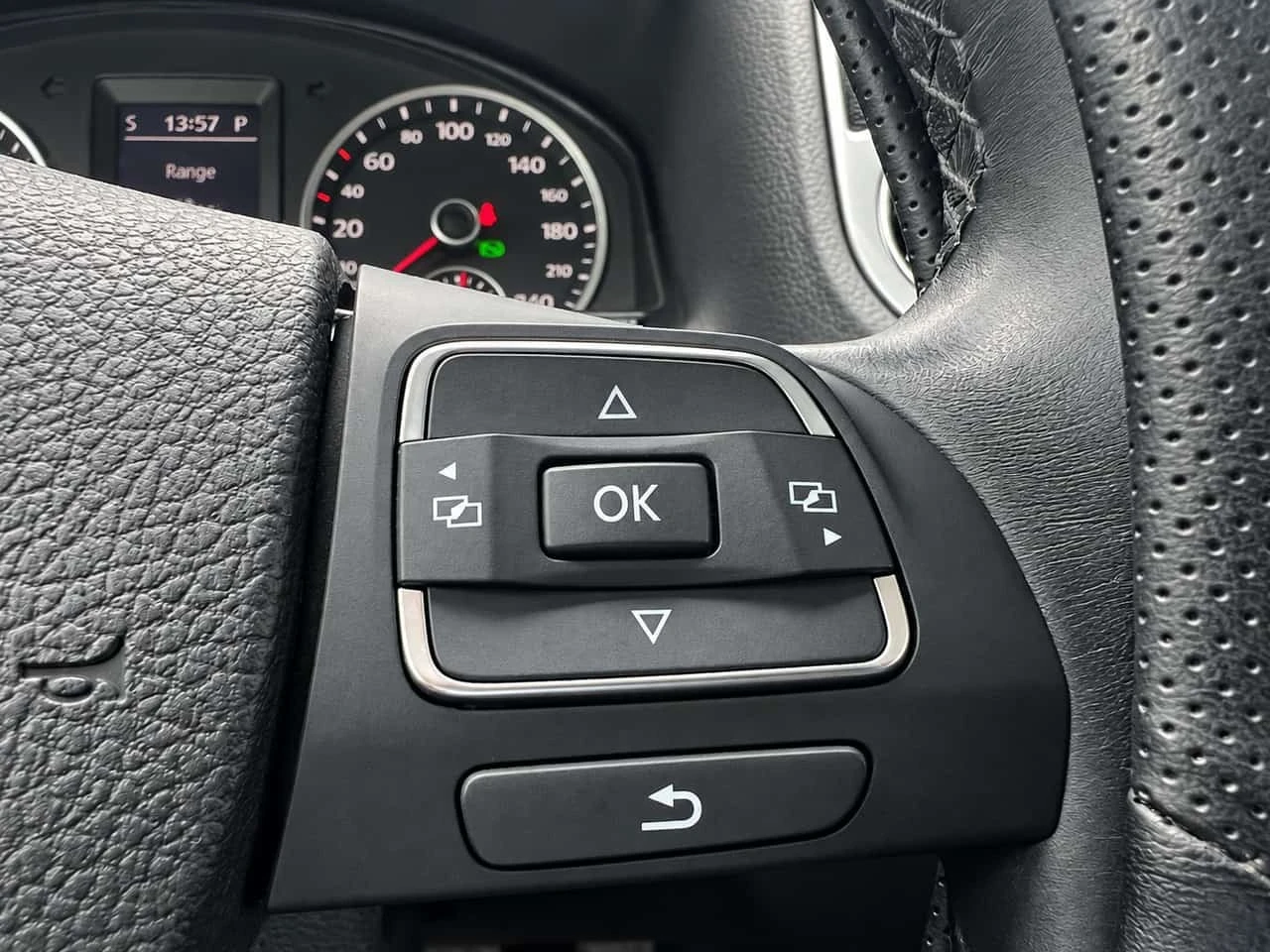 VW Tiguan * 2.0 TSI Low KM | Comfortline | Nav | Backup Cam  | Mobile.bg � ����������� 15