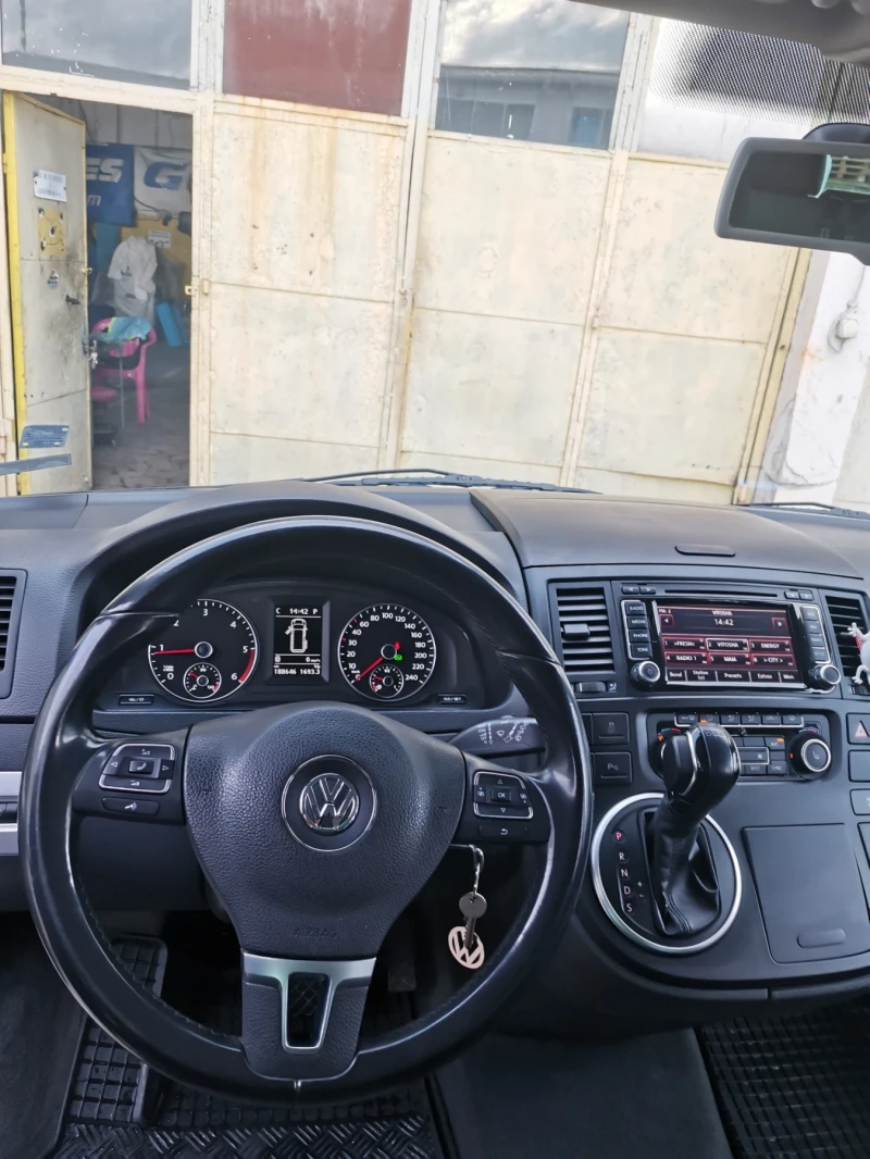 VW Multivan Т5, снимка 9 - Бусове и автобуси - 48585390