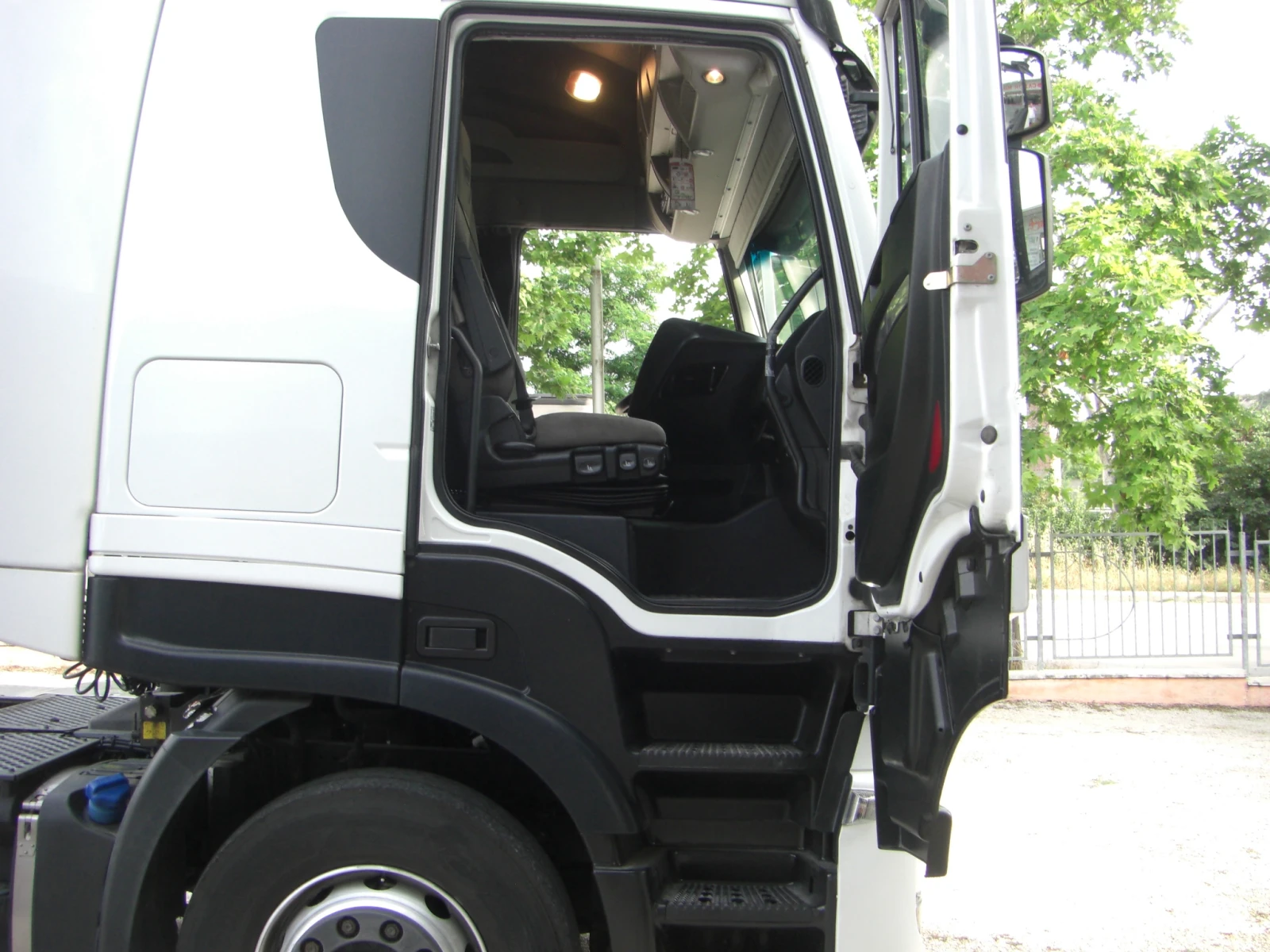 Iveco Stralis 460 EURO 6 HI-WAY AVTOMAT, снимка 11 - Камиони - 54440264