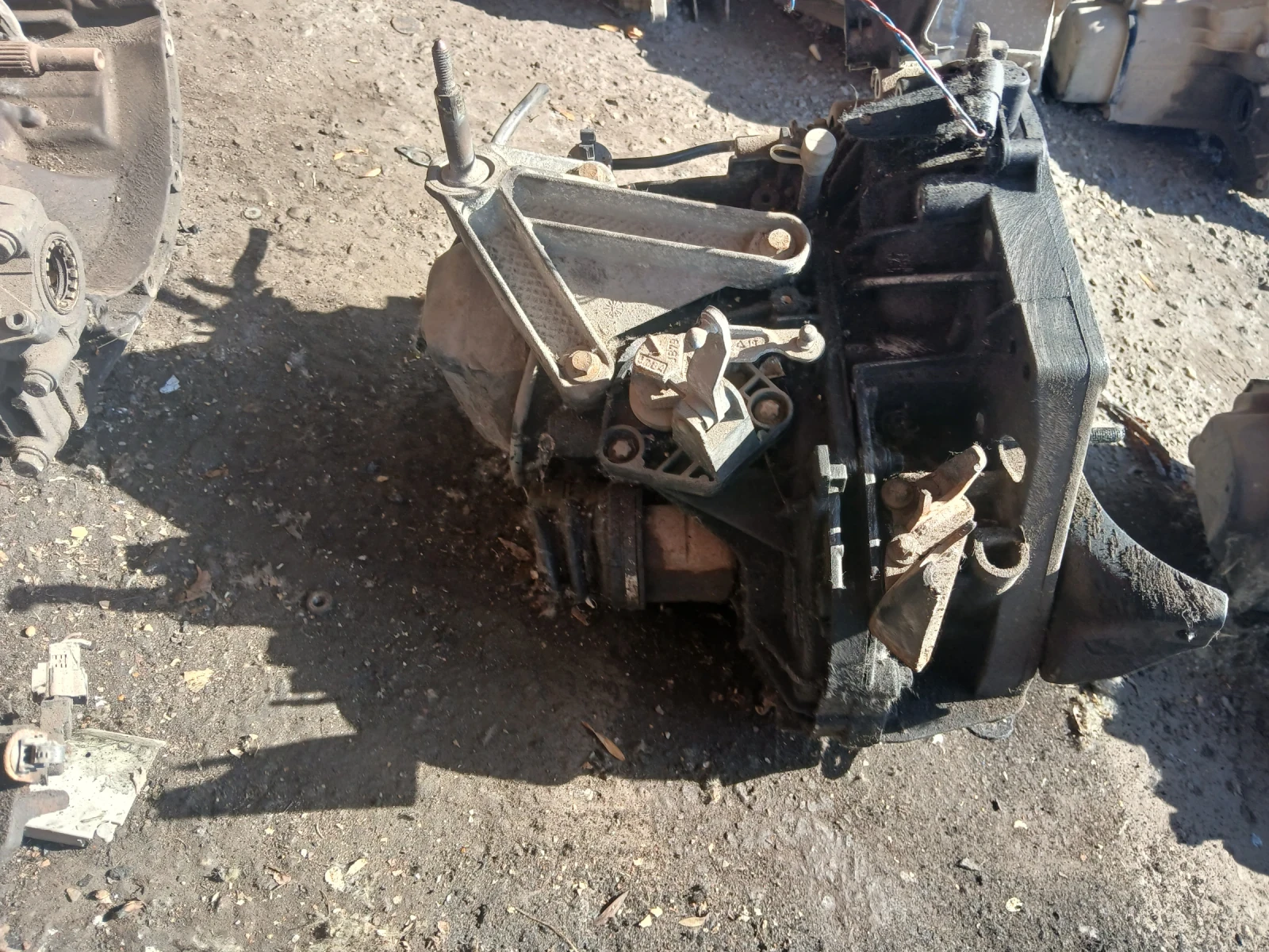 Скорости ръчни Renault Clio 1.5 Dci 2006г, снимка 4 - Части - 55228722