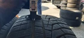 Гуми Зимни 235/60R18, снимка 3