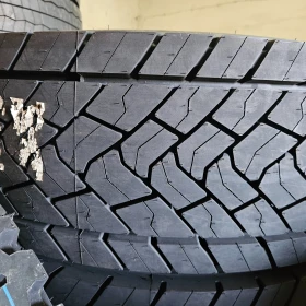 Гуми, снимка 4