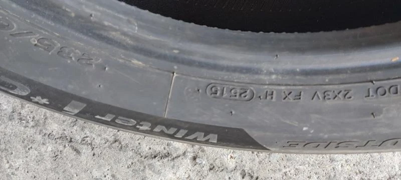 Гуми Зимни 235/60R18, снимка 7 - Гуми и джанти - 29866118