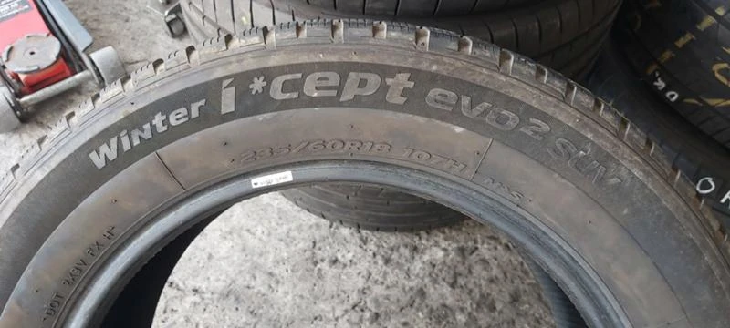 Гуми Зимни 235/60R18, снимка 6 - Гуми и джанти - 29866118