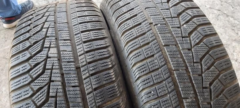 Гуми Зимни 235/60R18, снимка 2 - Гуми и джанти - 29866118