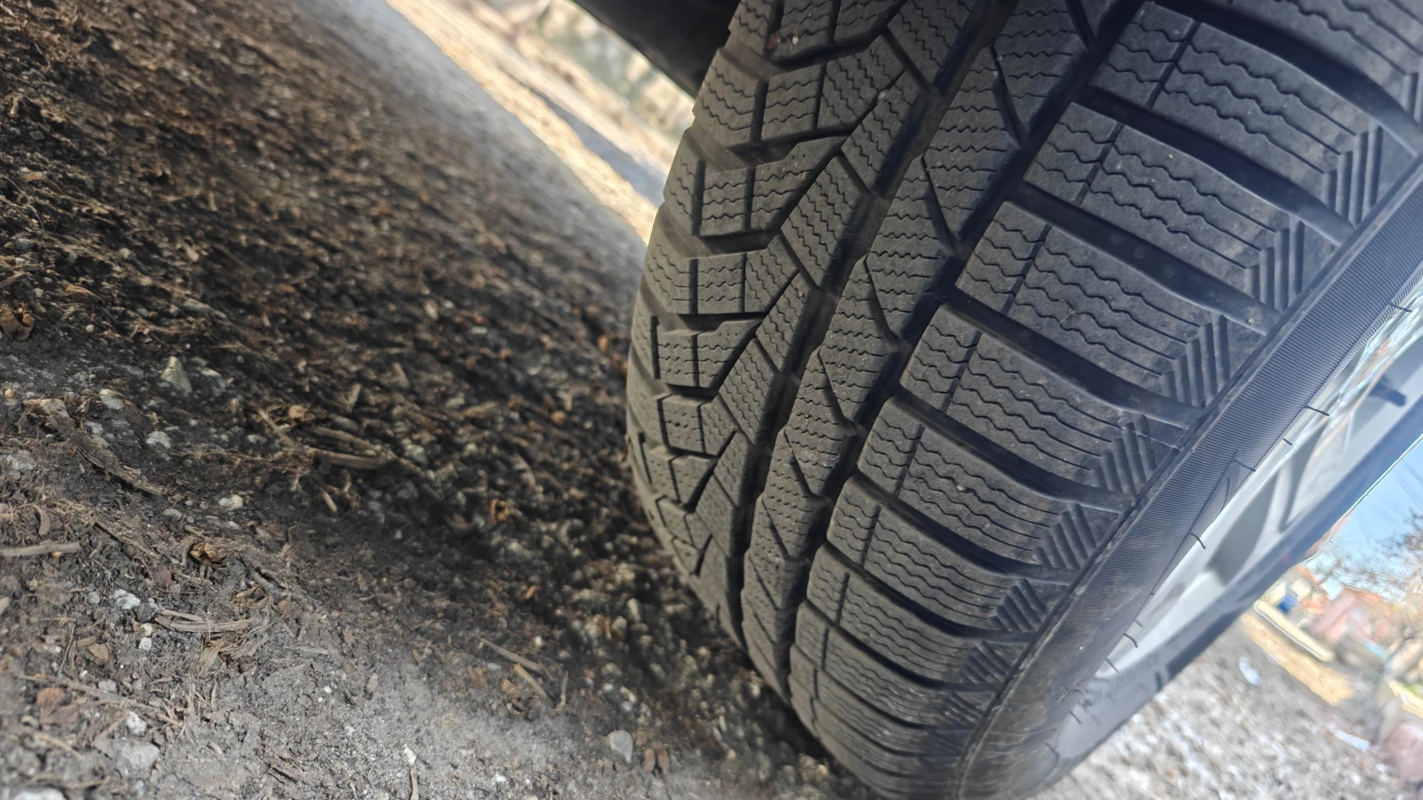 Гуми Зимни 235/65R17