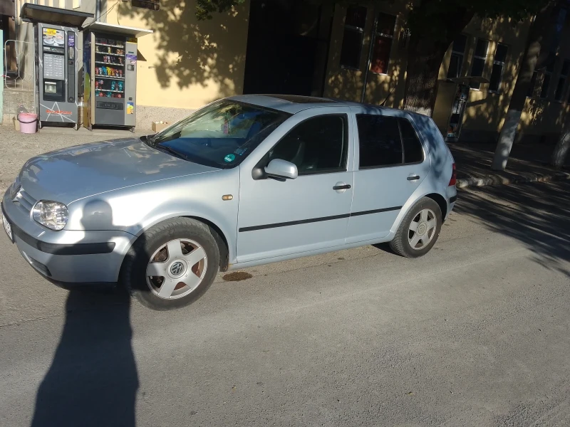 VW Golf, снимка 2 - Автомобили и джипове - 47567923