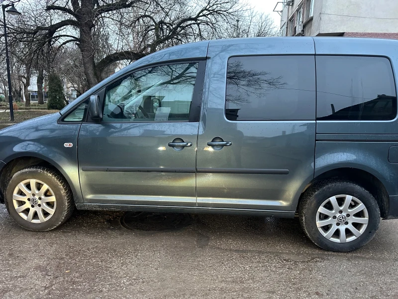 VW Caddy 1.6, снимка 3 - Автомобили и джипове - 48270737