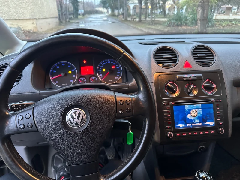 VW Caddy 1.6, снимка 7 - Автомобили и джипове - 48270737