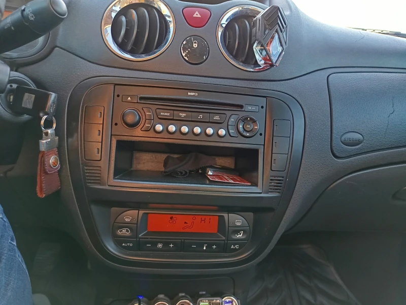 Citroen C3, снимка 9 - Автомобили и джипове - 48697884