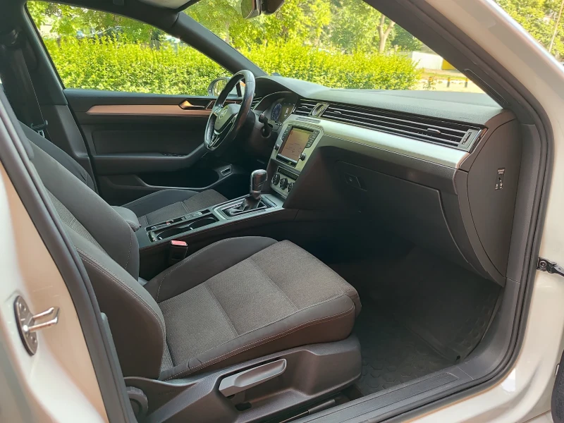 VW Passat 2.0tdi R Line  150hp, снимка 2 - Автомобили и джипове - 50404107