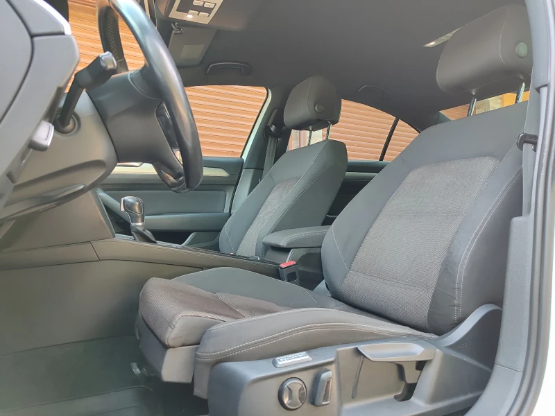 VW Passat 2.0tdi R Line  150hp, снимка 7 - Автомобили и джипове - 50404107