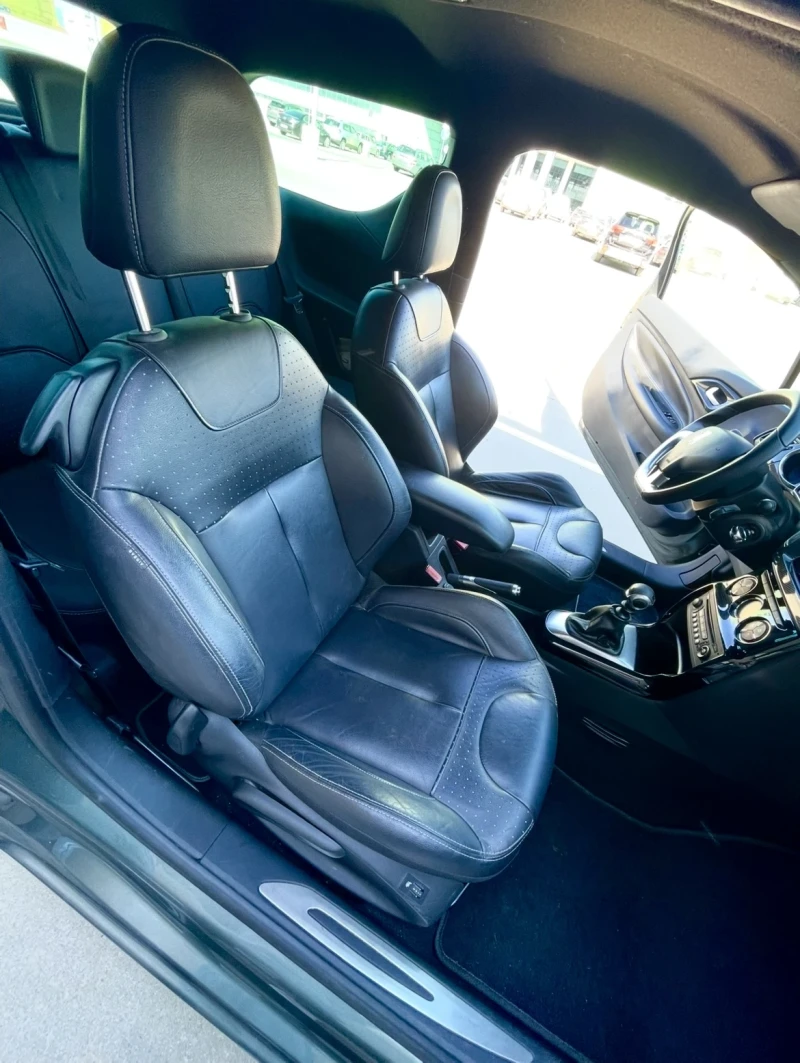 Citroen DS3 1.6 / 156к.с / Кожа / Подгрев / Парктроник, снимка 9 - Автомобили и джипове - 51685216