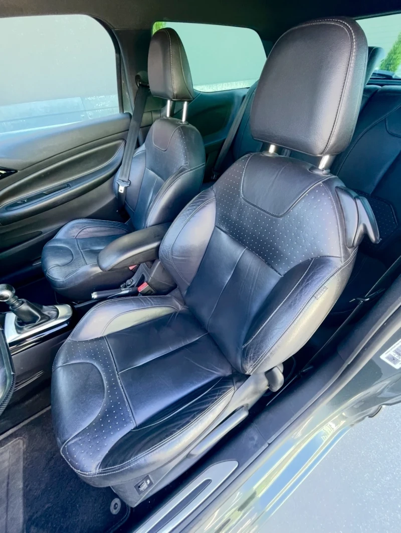 Citroen DS3 1.6 / 156к.с / Кожа / Подгрев / Парктроник, снимка 10 - Автомобили и джипове - 51685216