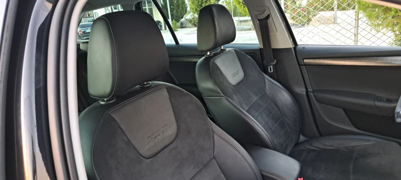Skoda Octavia SCOUT 2.0 TDI 4x4, снимка 15 - Автомобили и джипове - 51585210