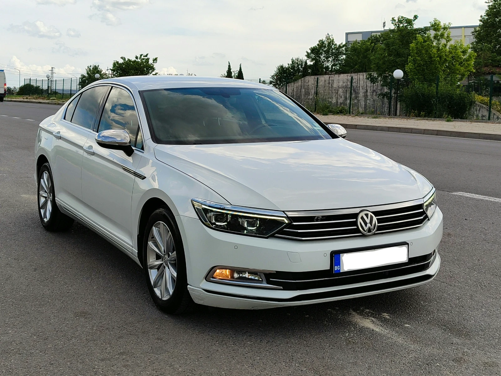 VW Passat 2.0tdi R Line  150hp, снимка 1