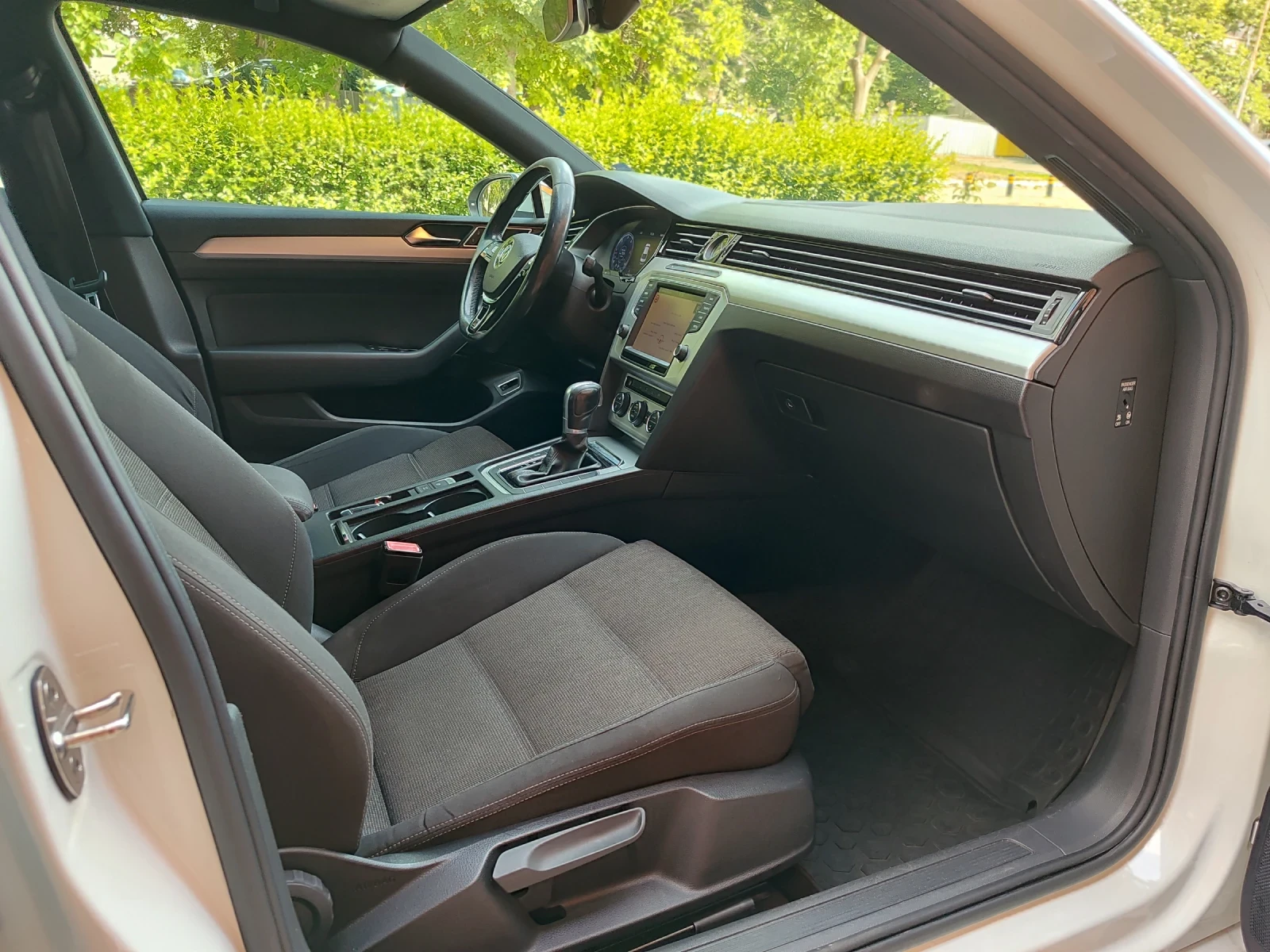 VW Passat 2.0tdi 150hp R Line  - изображение 8