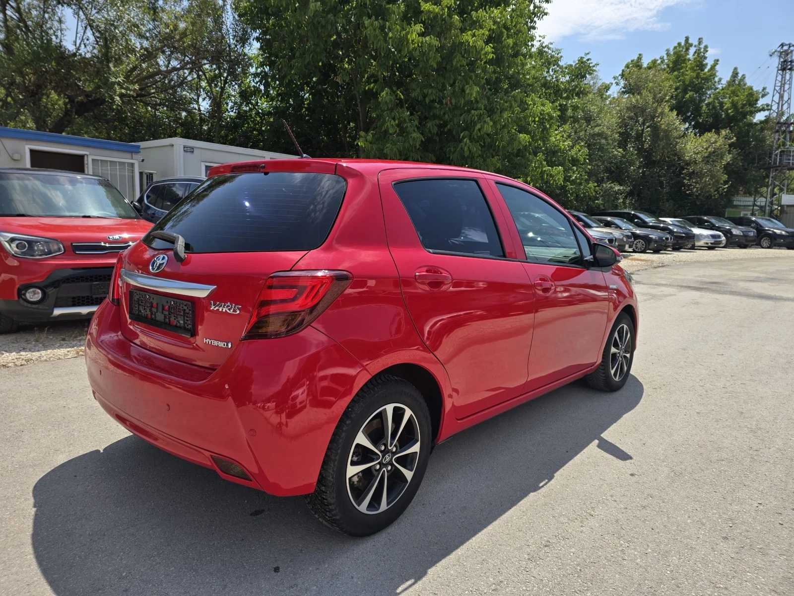 Toyota Yaris 1.5 73 к.с хибрид  - изображение 4