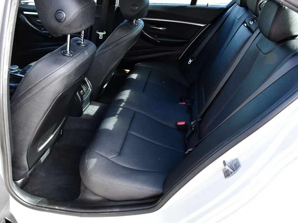 BMW 330 * xDrive SA * CARFAX * ���� �� �� | Mobile.bg � ����������� 17