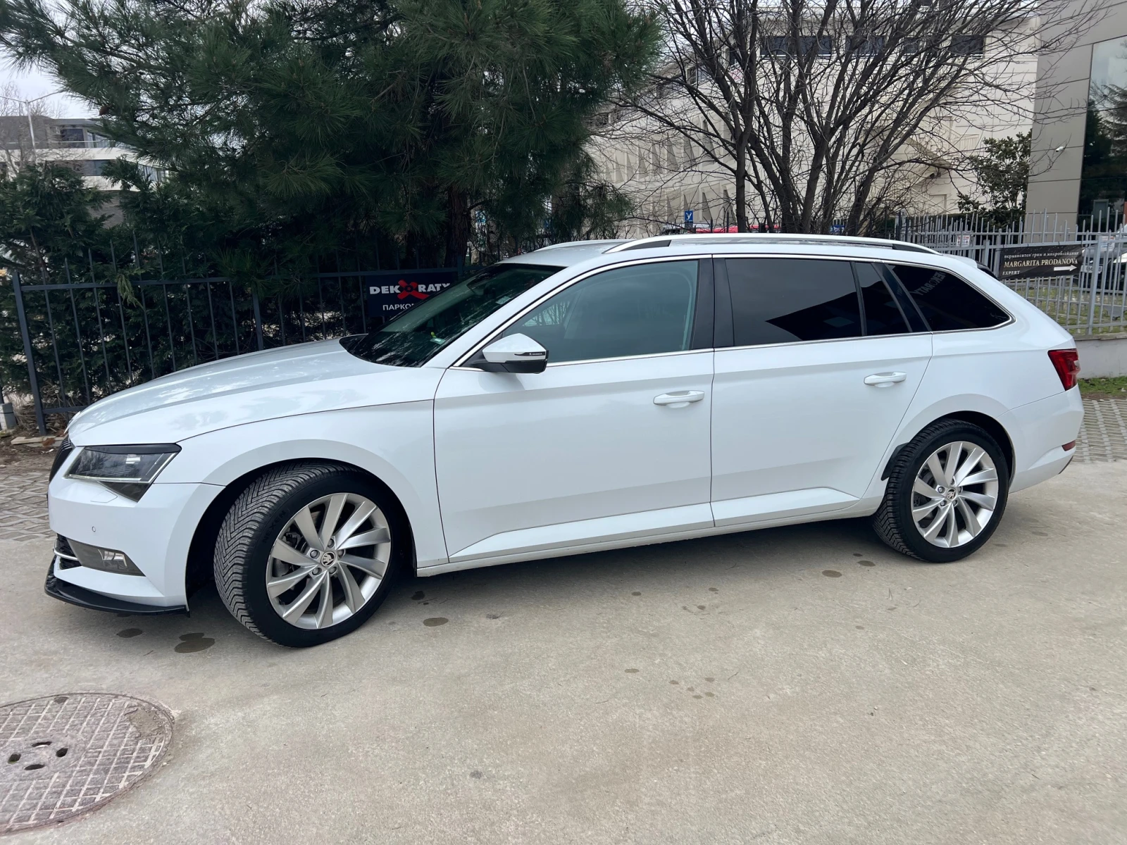 Skoda Superb, снимка 5 - Автомобили и джипове - 53667828