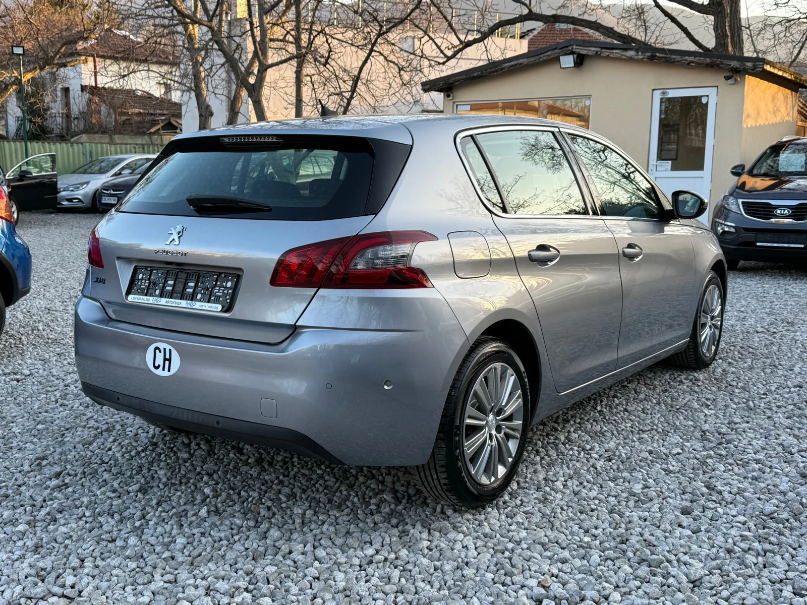 Peugeot 308 1.2 Pure Tech Allure - АВТОМАТИК - ТОП СЪСТОЯНИЕ!, снимка 4 - Автомобили и джипове - 53814894