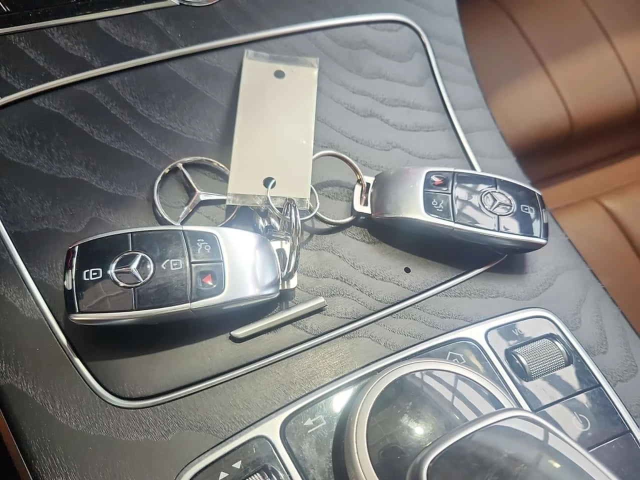 Mercedes-Benz E 400 CARFAX, снимка 8 - Автомобили и джипове - 53854276